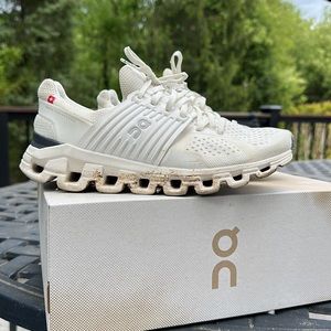 ON CLOUD SWIFT SNEAKERS